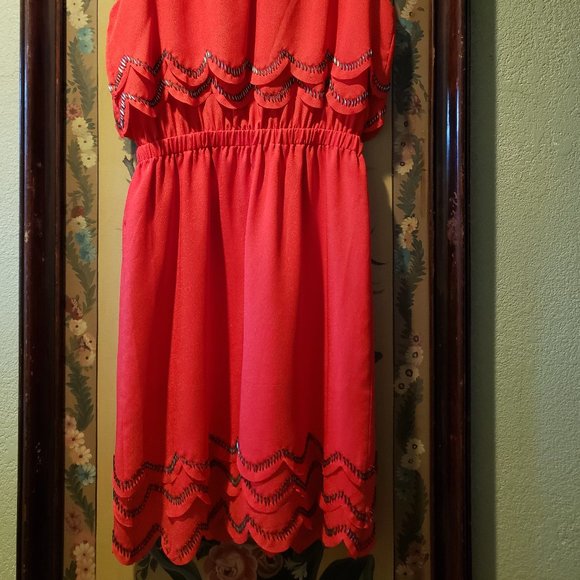 Gianni Bini red scalloped dress with beading - Picture 3 of 4